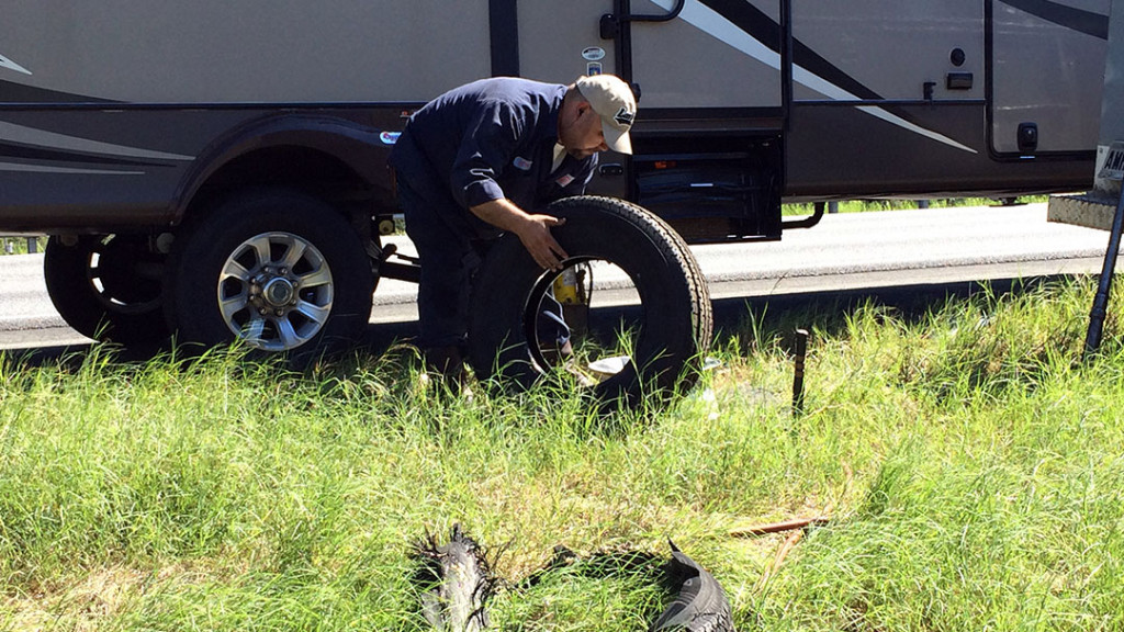 RV-Roadside-Assistance-1080
